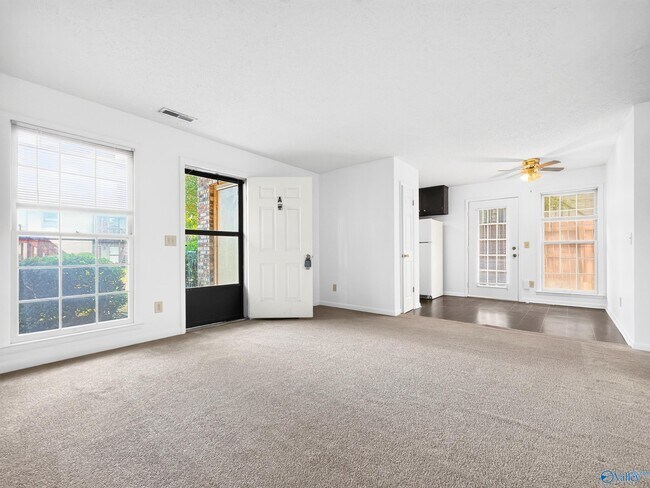 Building Photo - 6209 Friar Tuck Dr NW