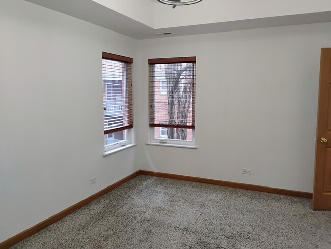 Building Photo - 397 Alles St