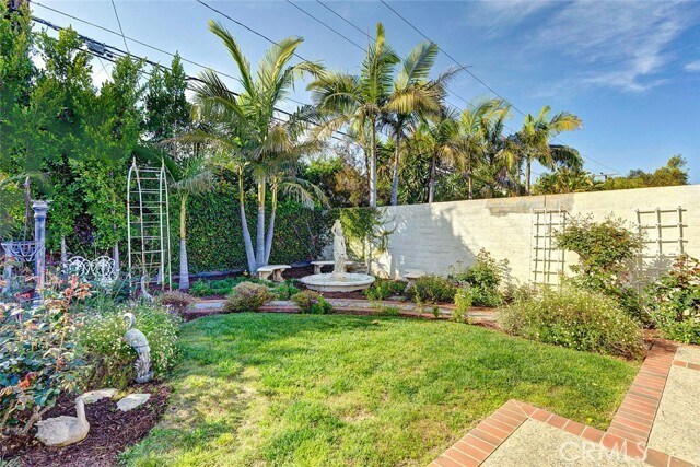 Building Photo - 2140 Chandler Dr