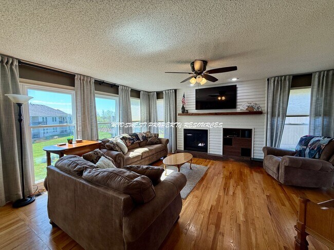 Building Photo - BEAUTIFUL TWO-STORY HOME w/POND VIEWS