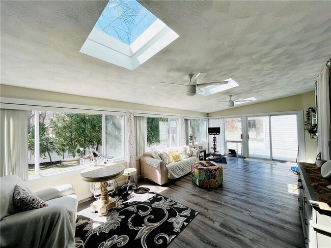 Building Photo - 109 Rogers Ave