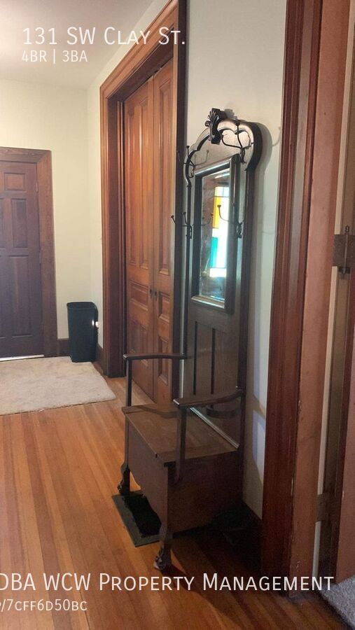 Building Photo - 131 SW Clay St