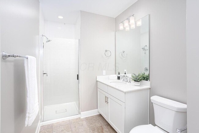 Guest bath - 828 Bobcat Ave
