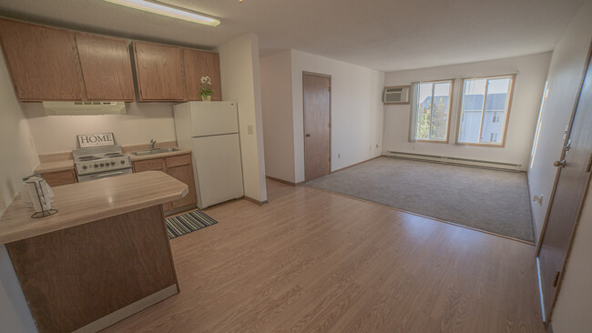 Building Photo - Cedars West