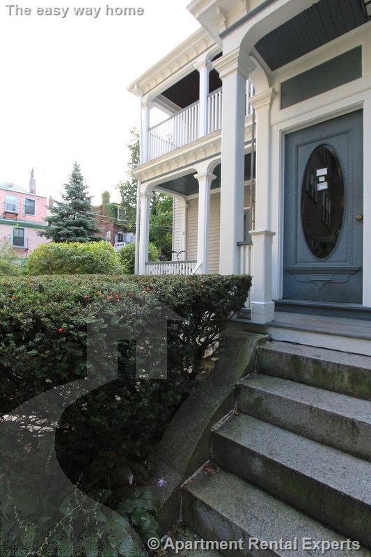 Building Photo - 8 A Forest St