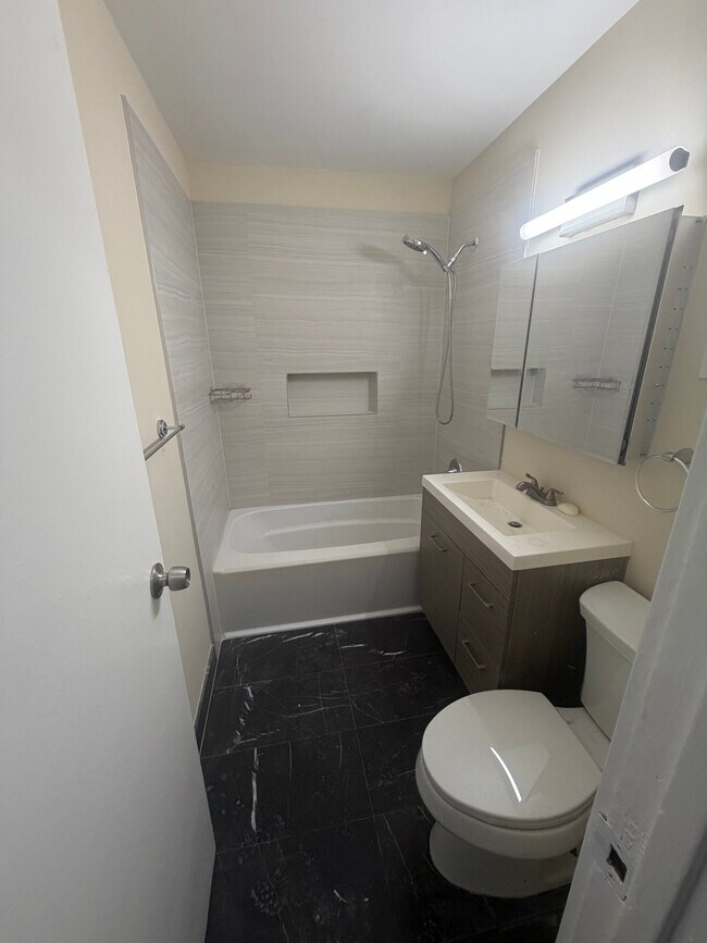 Building Photo - 60 College Dr
