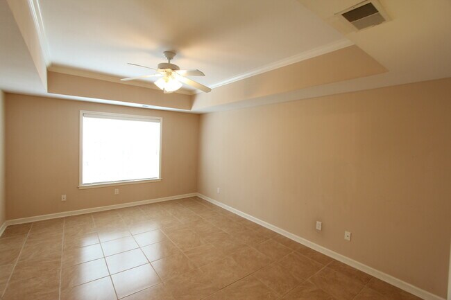 Building Photo - 1561 Savannah Park Ln