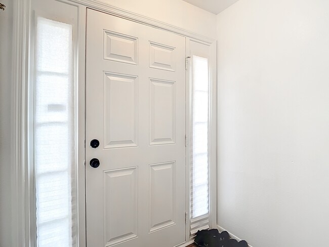 Building Photo - 9856 Ashburn Lake Dr