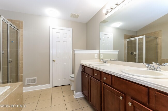 Building Photo - 18 Deepwater Cir