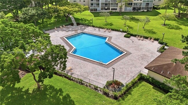 Building Photo - 151 SW 134th Way