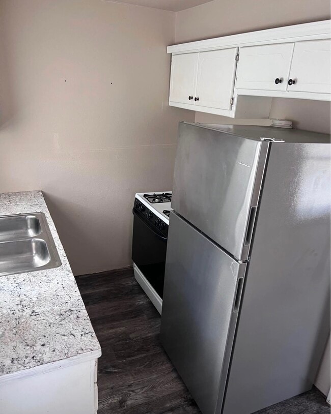 Building Photo - 101 SW 8th St