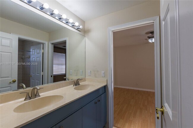 Building Photo - 18520 SW 39th Ct