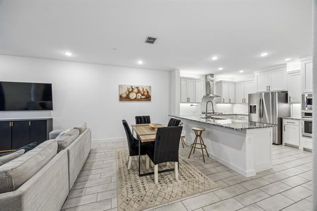 Building Photo - 1425 Alberti Ave