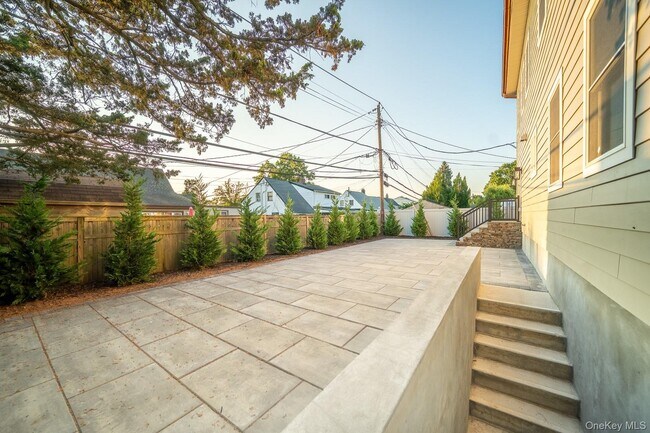 Building Photo - 60 Ramble Ln