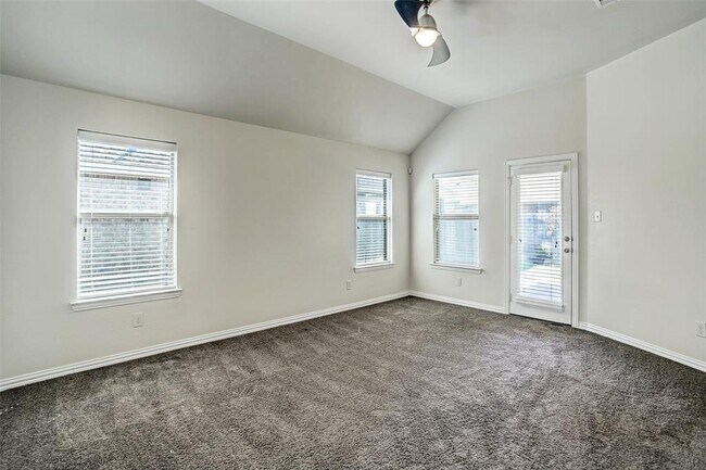 Building Photo - 26607 Grey Sparrow Dr