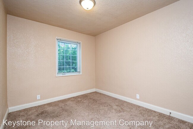 Building Photo - 2 br, 1 bath House - 401 Grandview Court