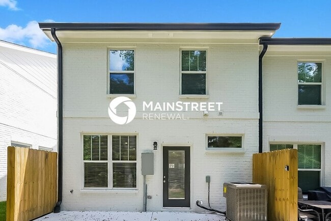 Building Photo - 3 Bedroom Pet-Friendly Home in Gallatin, TN with Main Street Renewal