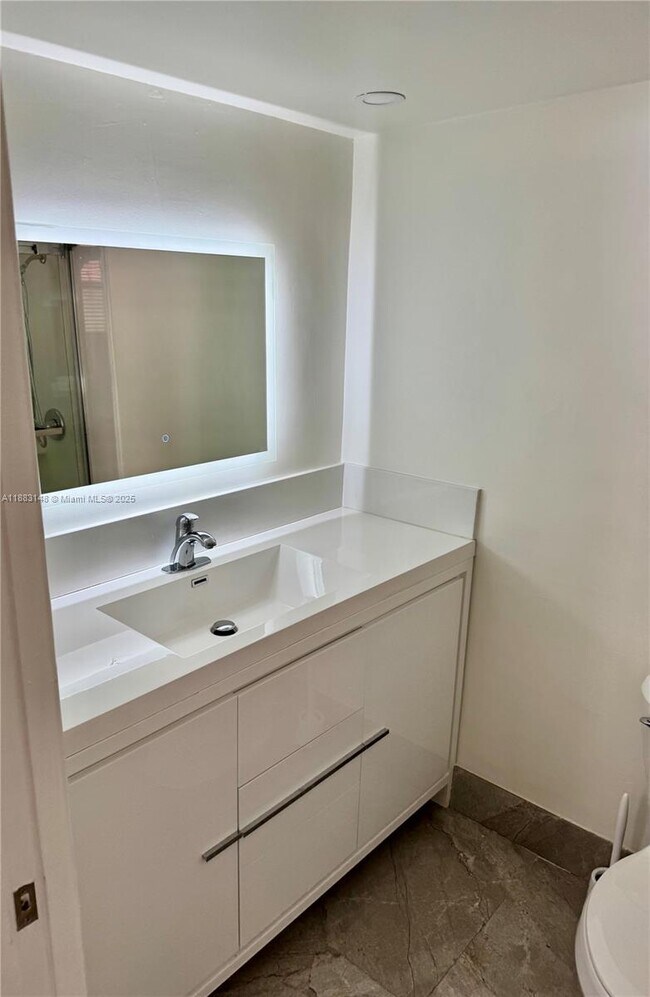Building Photo - 2740 W 61st St
