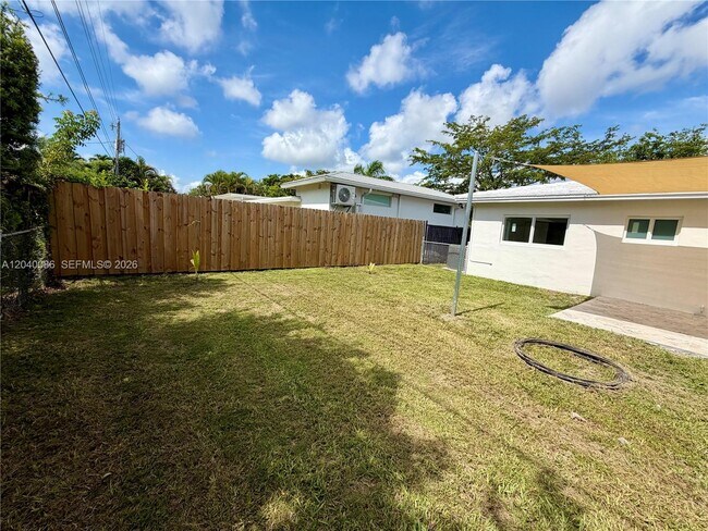 Building Photo - 8235 SW 62nd Pl