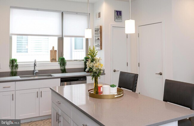 Building Photo - 3123 Beachview Ln