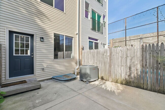 Building Photo - 1845 A St