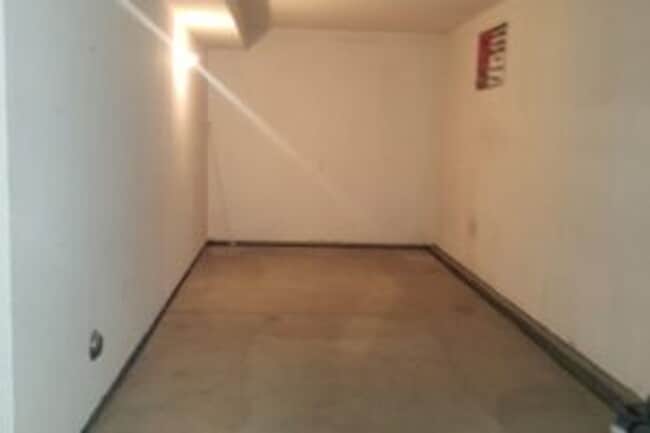 Building Photo - Large Orange Crest 5 bedroom 4.5 bathroom