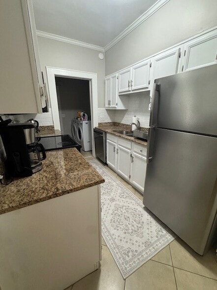 Kitchen - 1804 Wheat St