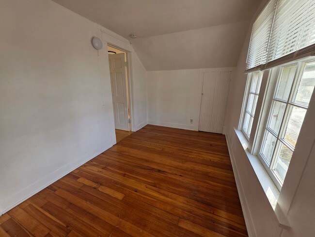 Building Photo - 1715 Marshall St