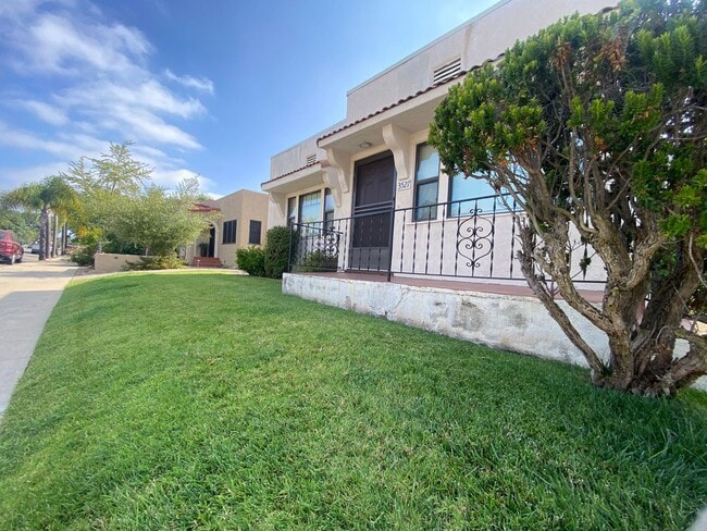 Building Photo - Cute House Less than 2 Blocks to Morley Fi...