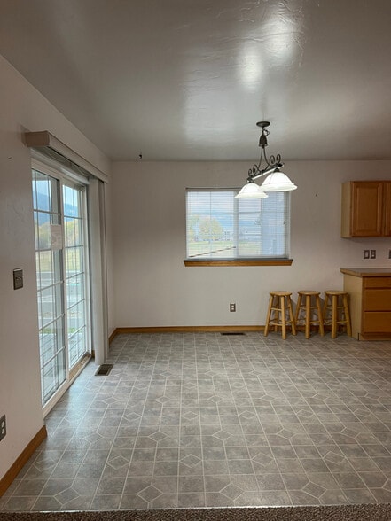 Building Photo - 830 8th St W