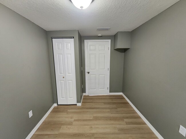 Building Photo - 3/2 Lakeland Available NOW