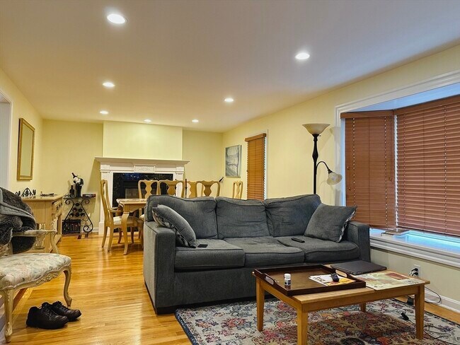 Building Photo - 209 Adams St