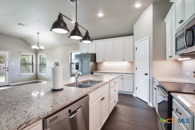 Building Photo - 1802 Rustic Manor Dr
