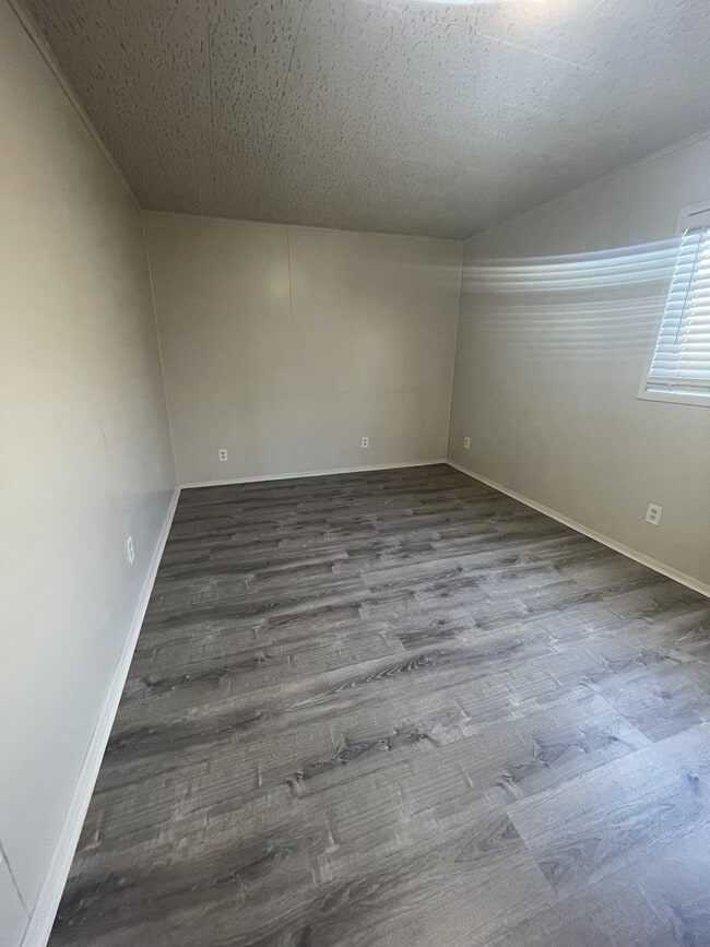 Building Photo - 10429 Ralph Ave NE