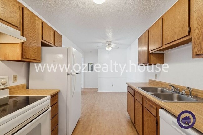 Building Photo - 2150 N McCord Rd