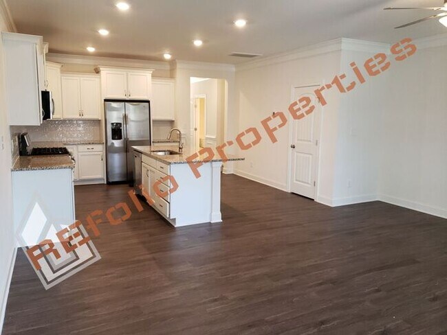 Building Photo - Elegant 3 Bedroom 2.5 Bath 1-Car Garage To...