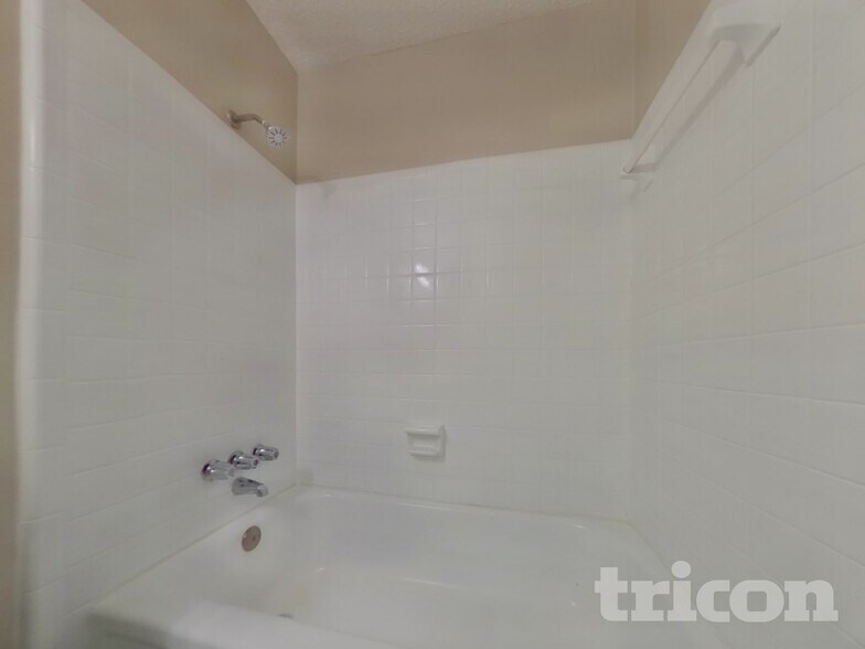 Building Photo - 2308 S Partridge Cir