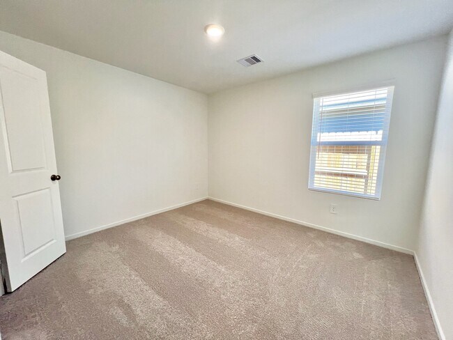 Building Photo - 3019 Mallorca Dr