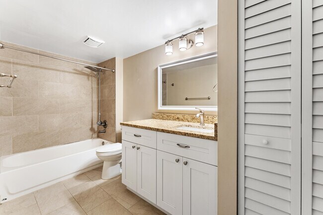 Building Photo - 301 Waterview Dr