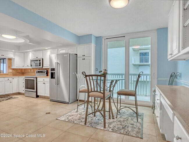 Building Photo - 401 Jimmy Buffett Mem Hwy