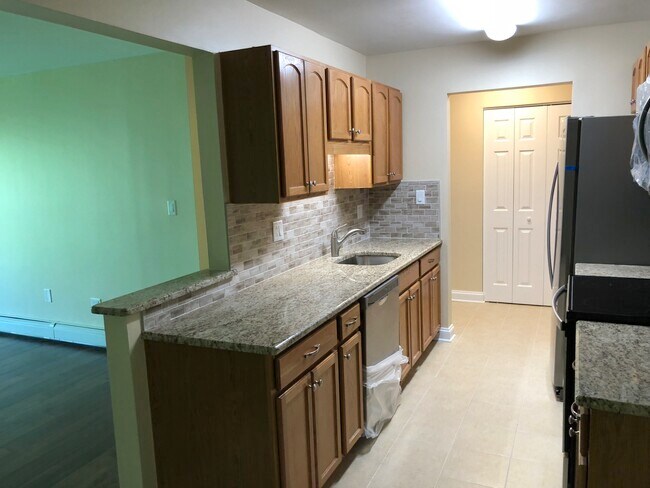Building Photo - 7425 Brookdale Dr