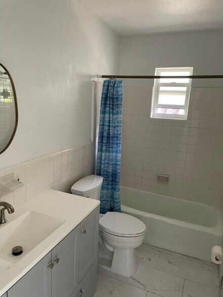 Building Photo - 627 92nd Ave N