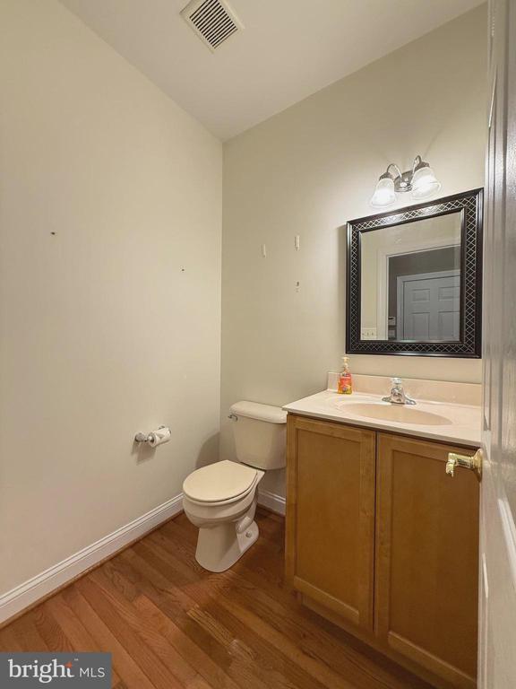 Building Photo - 122 Providence Ln