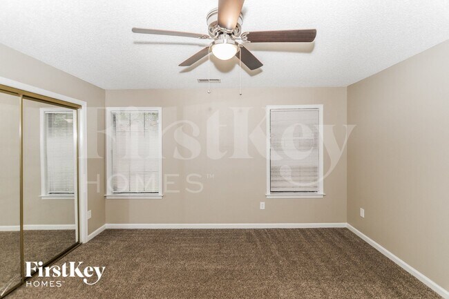 Building Photo - 3456 Sunswept Dr