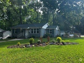 Building Photo - Beautiful 3 Bedroom Home in Windsor Park!