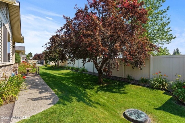 Building Photo - Gated Black Bay Community condo 3 bed 2.5 bath