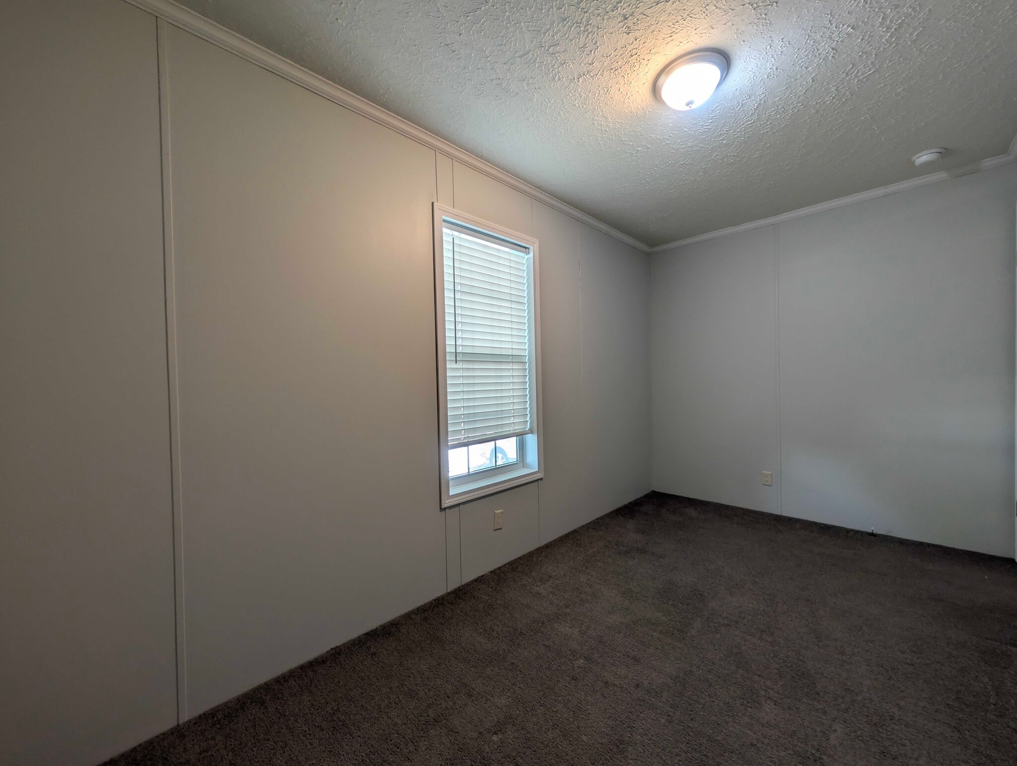 Building Photo - 15929 Villaire Ave