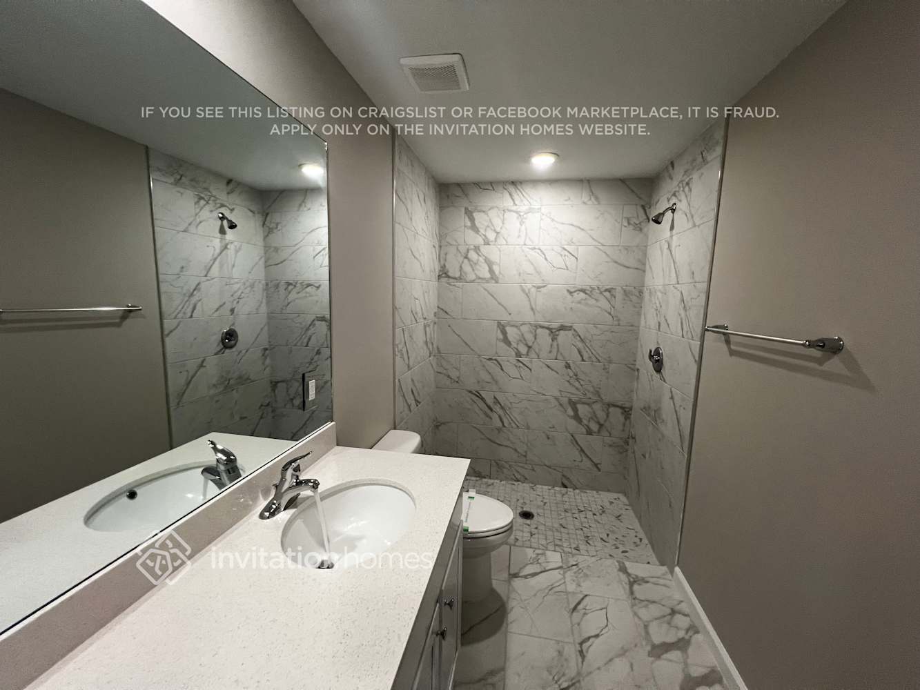 Building Photo - 2385 SW Chateau Terrace