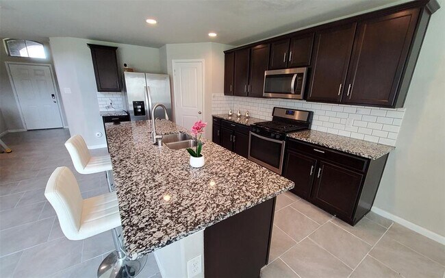 Building Photo - 3303 Zephyr Park Ln