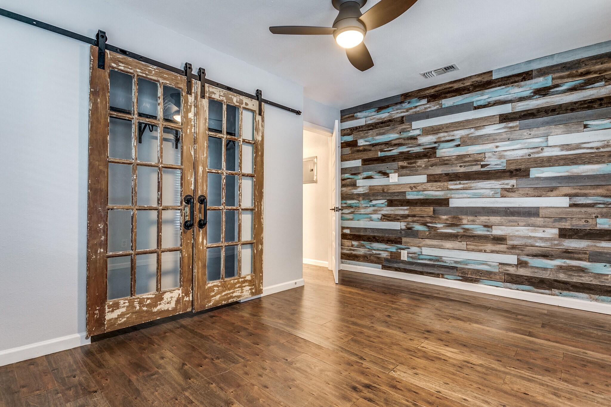 Building Photo - 326 Simon